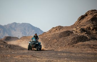 Bad habits and speed in the Dakar rally, as it turns out, are tightly related